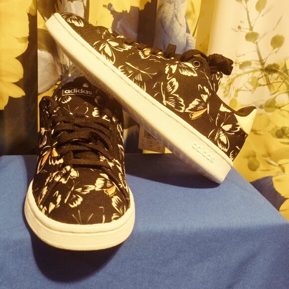 Brand New BUTTERFLY ADIDAS - Picture 4 of 5